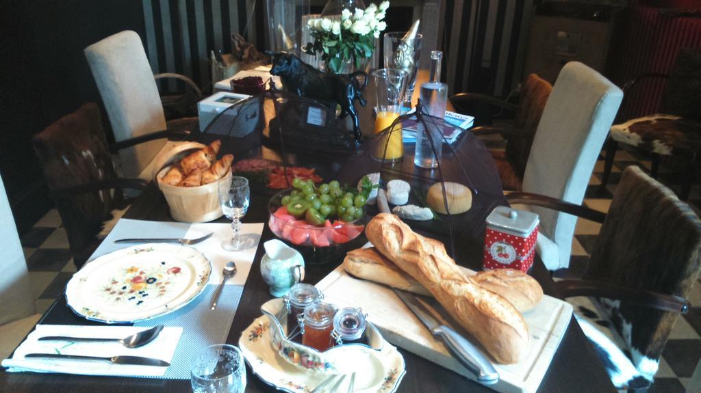 奥古斯特住宿加早餐旅馆 普罗旺斯地区萨隆 外观 照片